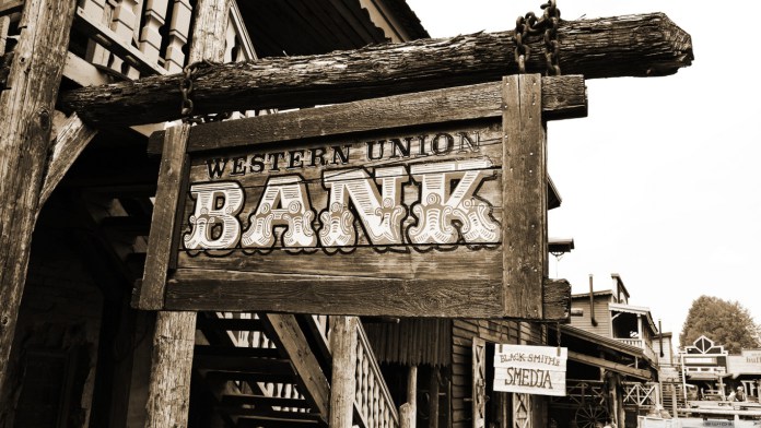 Weiss Ratings: Tiền điện tử về cơ bản sẽ trở nên an toàn hơn ngân hàng