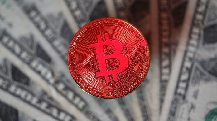 Suýt mất cả trăm triệu đồng vì chiêu lừa "thừa kế Bitcoin"