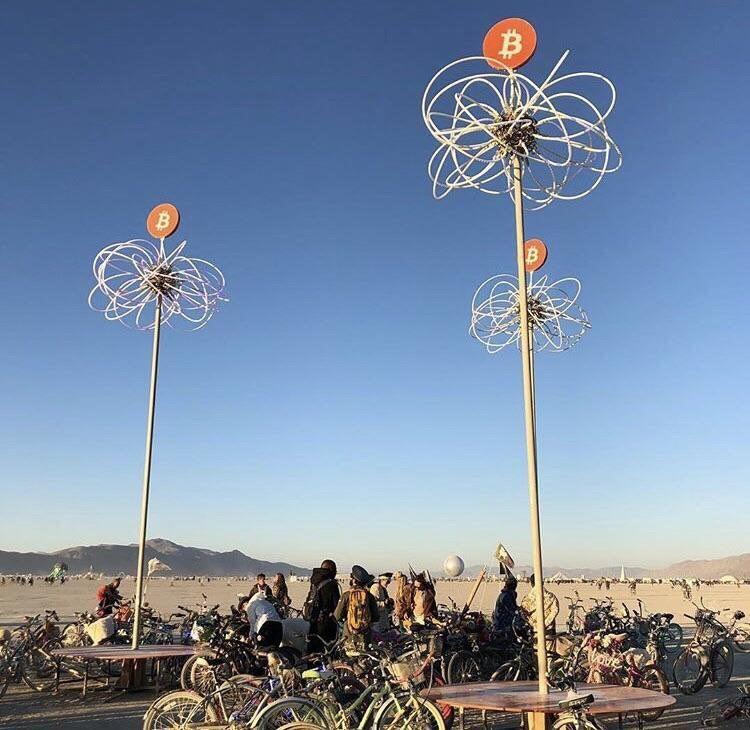 Lễ hội Burning Man ở sa mạc Black Rock, Nevada