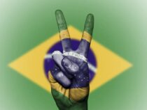 Tổng thống Brazil phê chuẩn luật thuế tiền điện tử ở nước ngoài